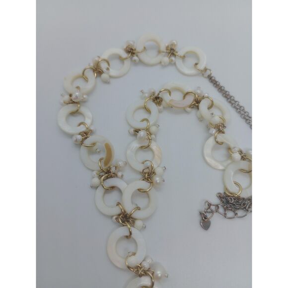 Vintage White Shell Circles Y Drop Gold Tone Teardrop 16-18" Pendant Necklace - Picture 4 of 6